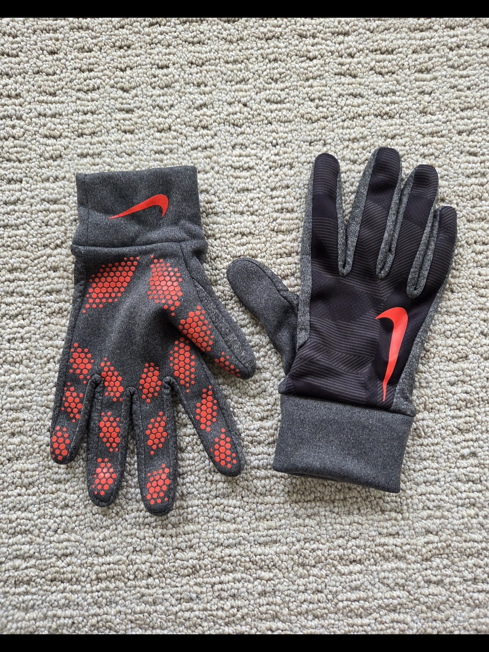 Nike Dri-FIT Training Gloves in Charcoal with Red Swoosh
